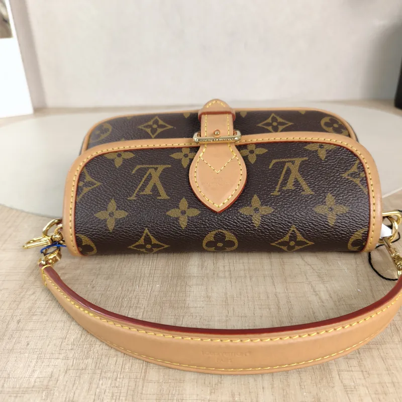 Louis Vuitton Crossbody Bag Diane Baguette Bag Monogram PVC nano 19 × 6 × 10.5 cm — detail view 7 of 13