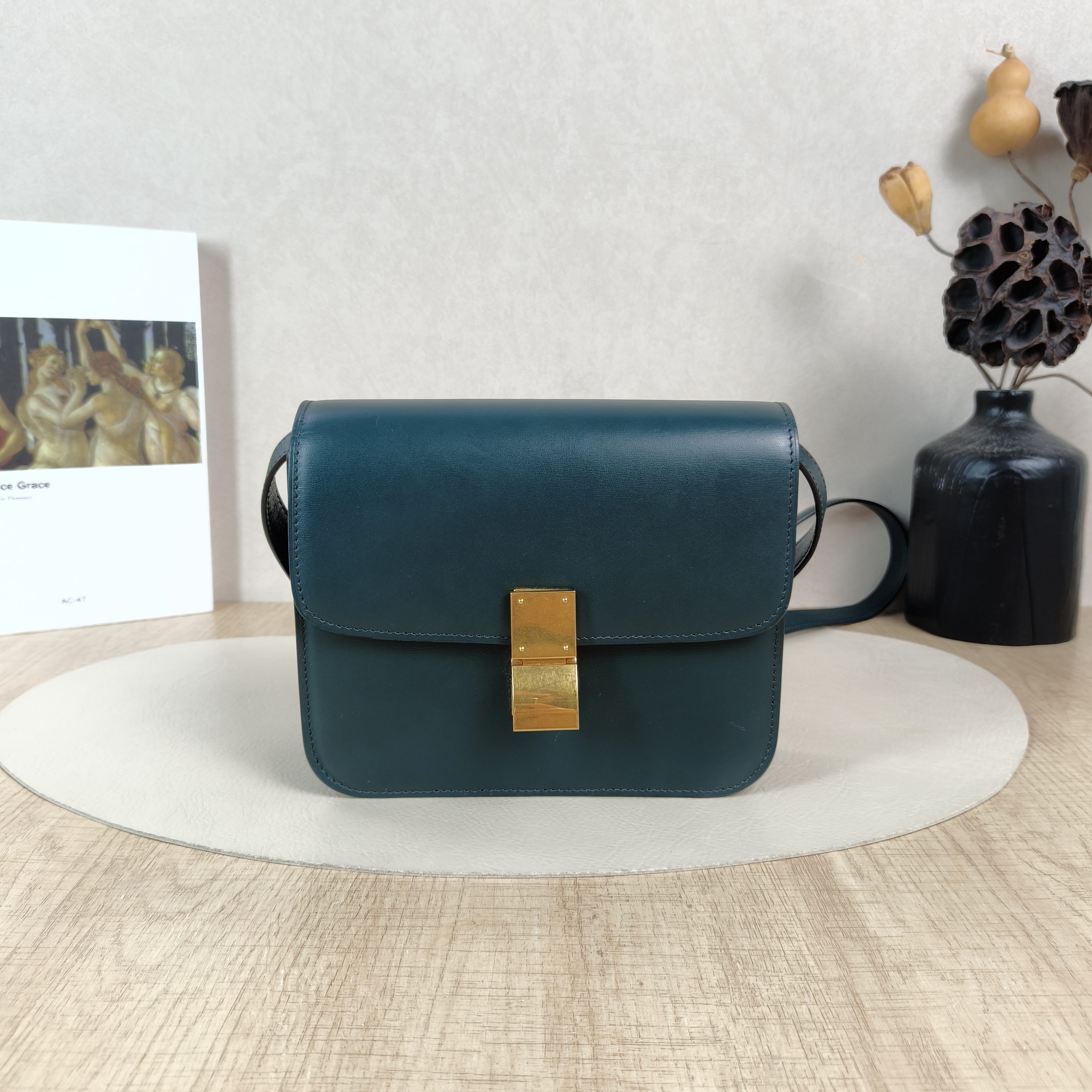 CELINE Crossbody Bag Classic Box Green Calfskin Teen18.5 × 6 × 15.5 cm