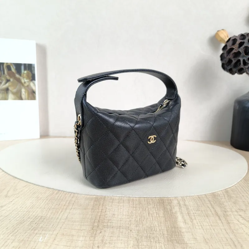Chanel Crossbody Bag Crossbody Bag Black Calfskin One Size 21.5 × 7.5 × 19 cm — cover view 5 of 6
