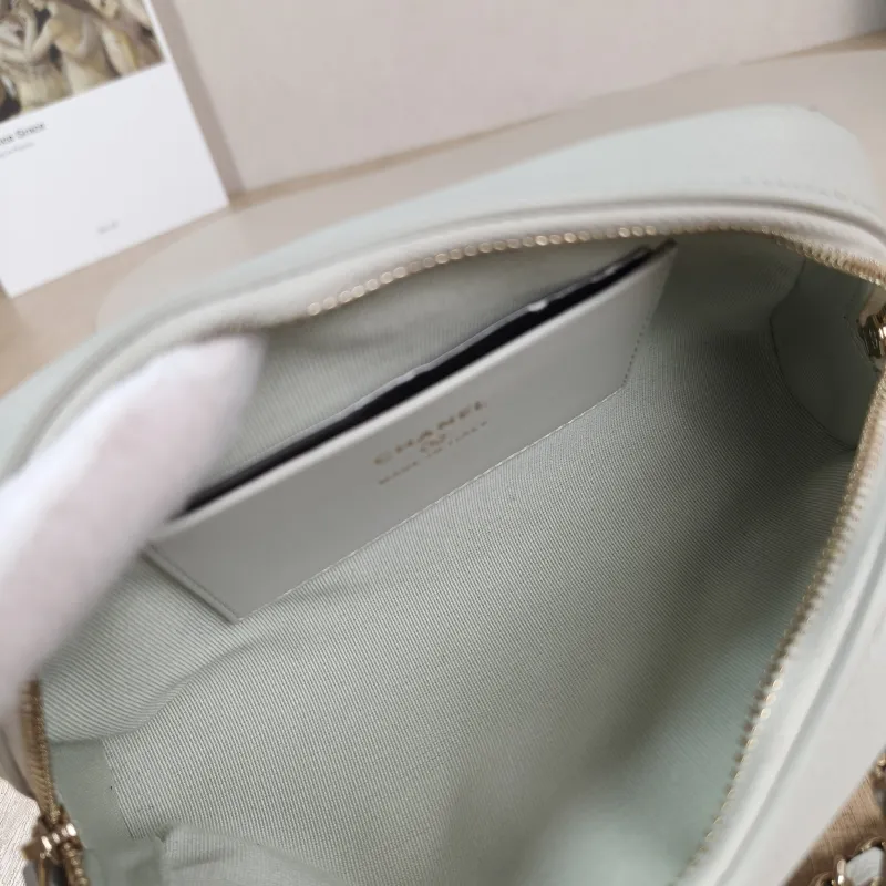 Chanel Crossbody Bag 26p Dome Bag Grey Grained Calfskin One Size 20 × 4.5 × 11 cm — detail view 5 of 11