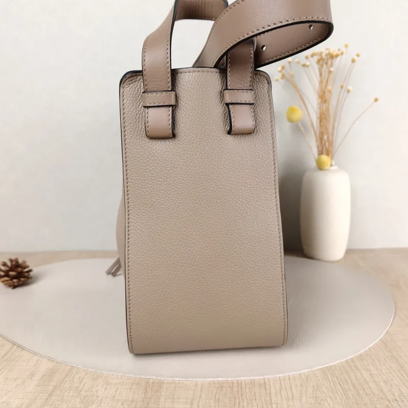 LOEWE Shoulder Bag Hammock Calfskin Small 30 × 14 × 25 cm — detail view 1 of 8