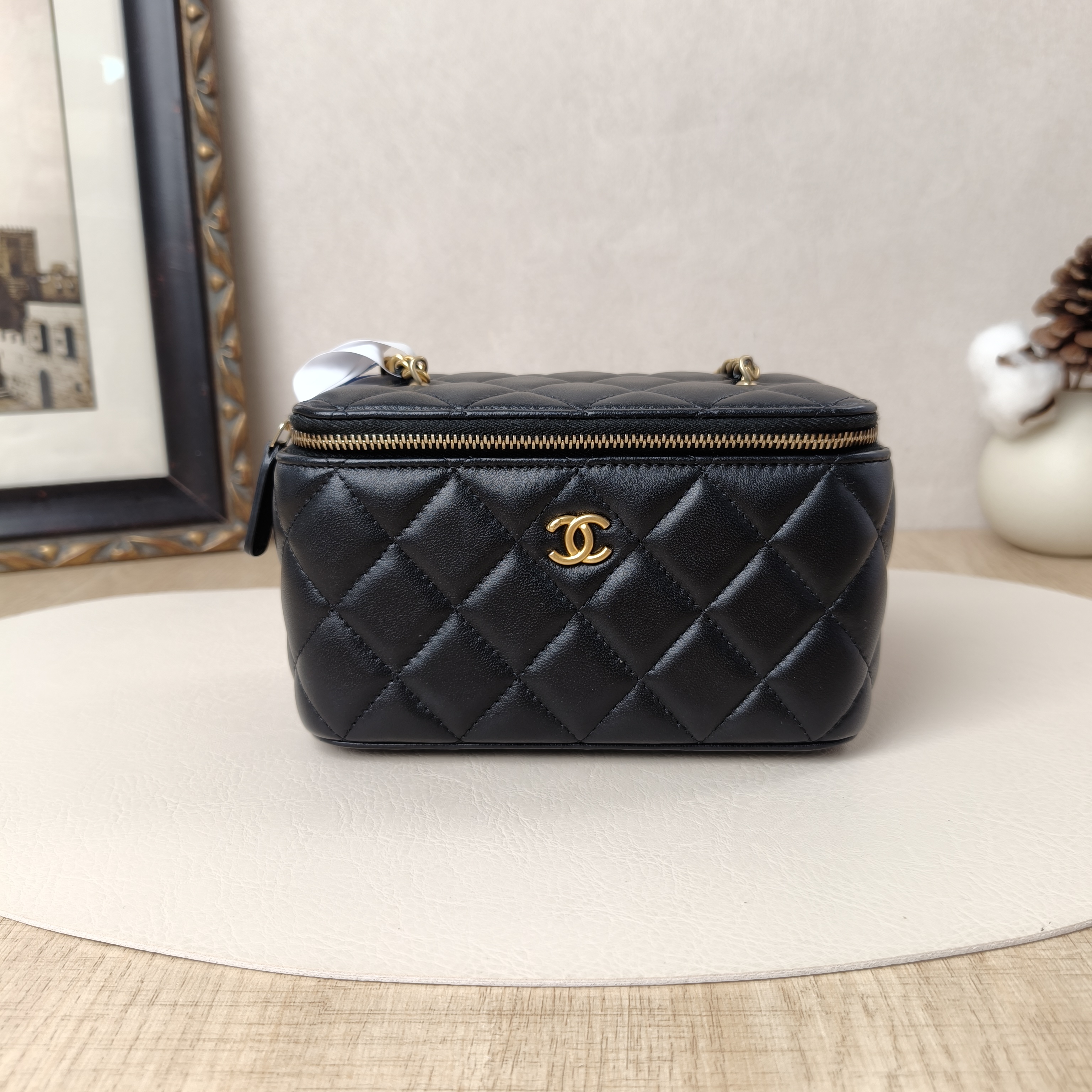Chanel Crossbody Bag Edition Black Lambskin One Size17 × 8 × 9.5 cm