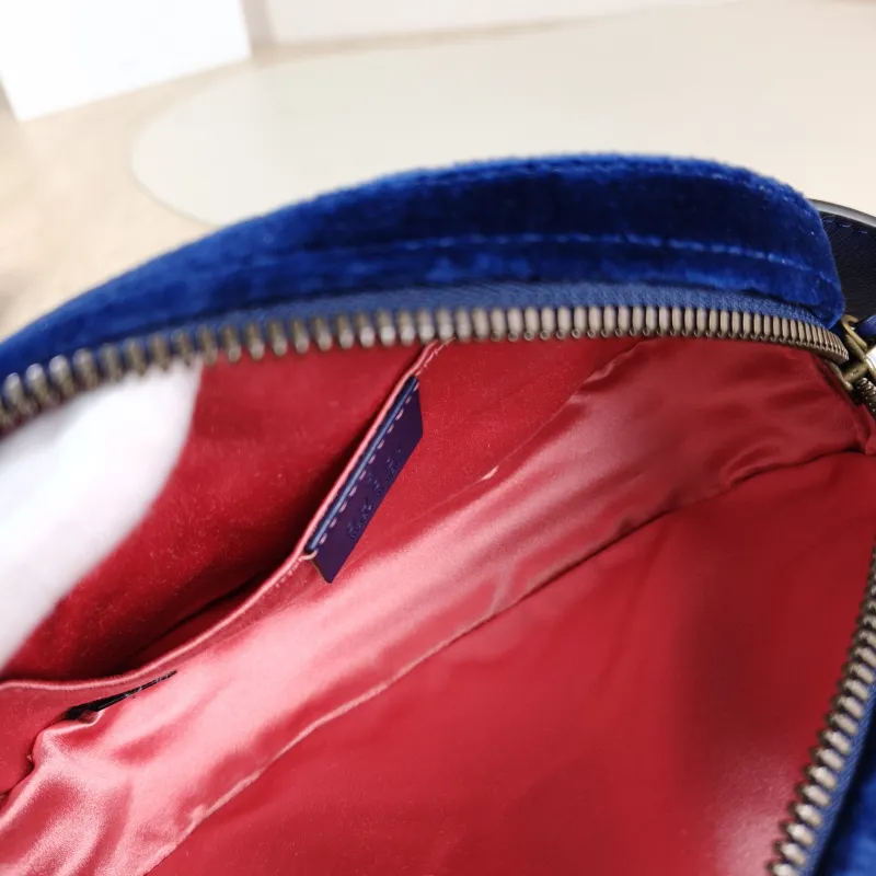 GUCCI Belt Bag GG Marmont Marmont Belt Bag Blue Velvet 19 × 5 × 11.5 cm — detail view 6 of 10