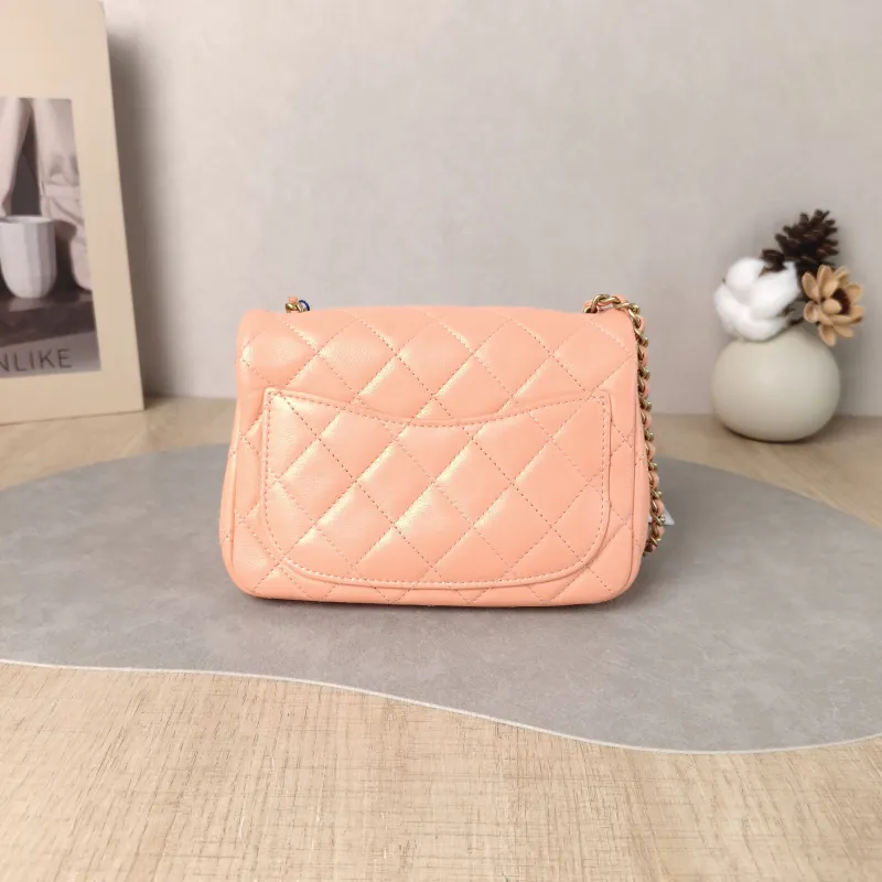 Chanel Crossbody Bag Pink Lambskin One Size 17 × 8 × 13.5 cm — cover view 2 of 5