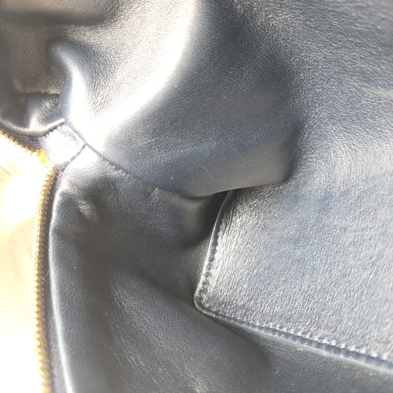Loro Piana Crossbody Bag Extra Pocket L19Navy Lambskin One Size19 × 7 × 11.5 cm — detail view 8 of 12