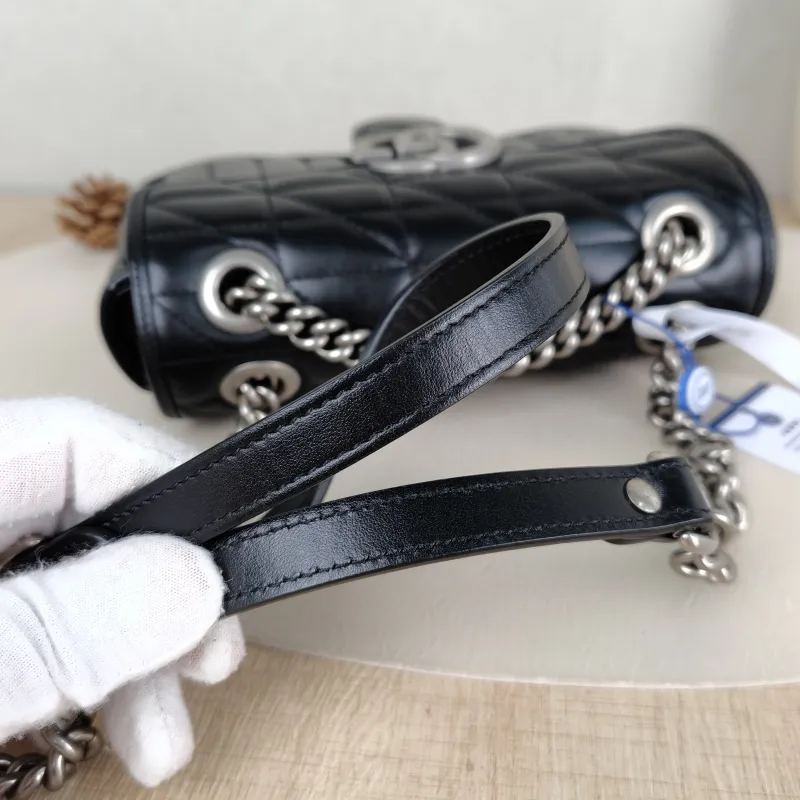 GUCCI Crossbody Bag GG Marmont Small Marmont 22 Black Calfskin Small 22 × 6 × 13 cm — detail view 9 of 11