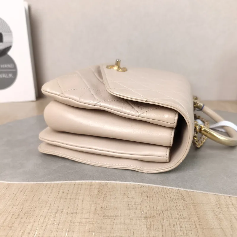 Chanel Crossbody Bag Crossbody Bag Beige Calfskin One Size24 × 10 × 16 cm — detail view 3 of 13