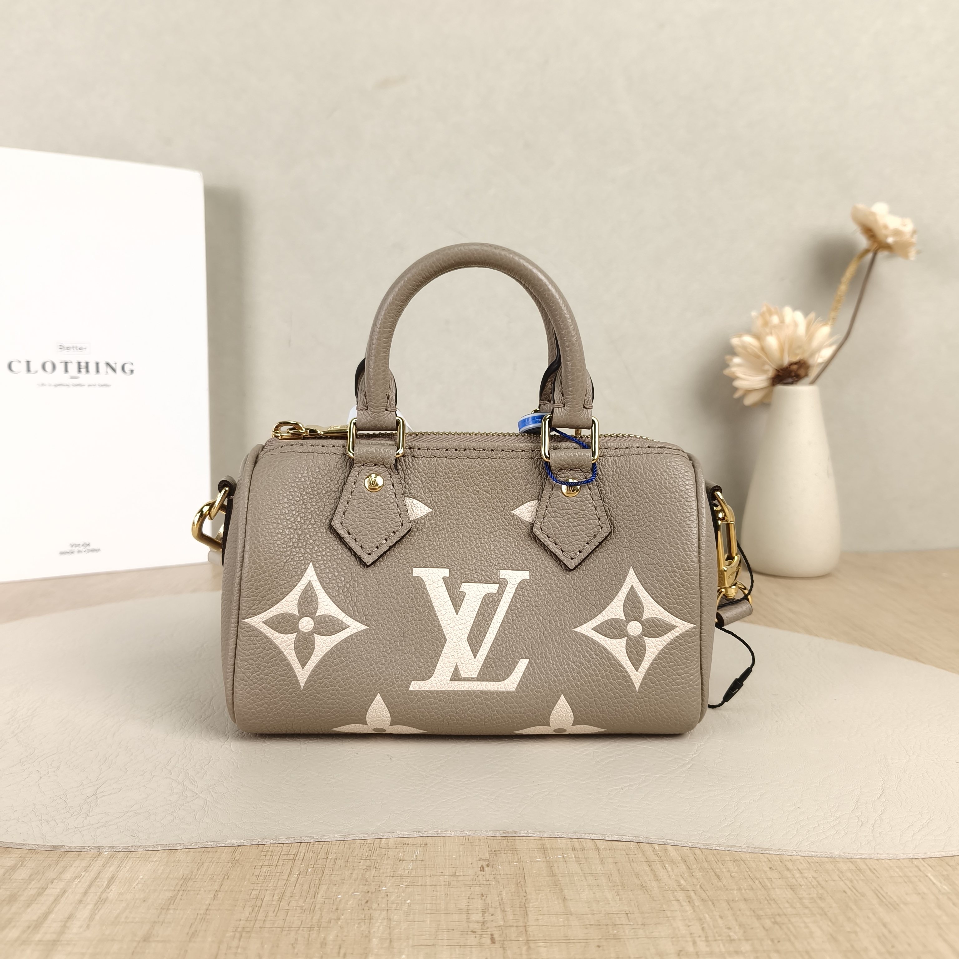 Louis Vuitton Crossbody Bag Speedy Nano · White Empreinte Embossed Calfskin Monogramnano16 × 7.5 × 10 cm