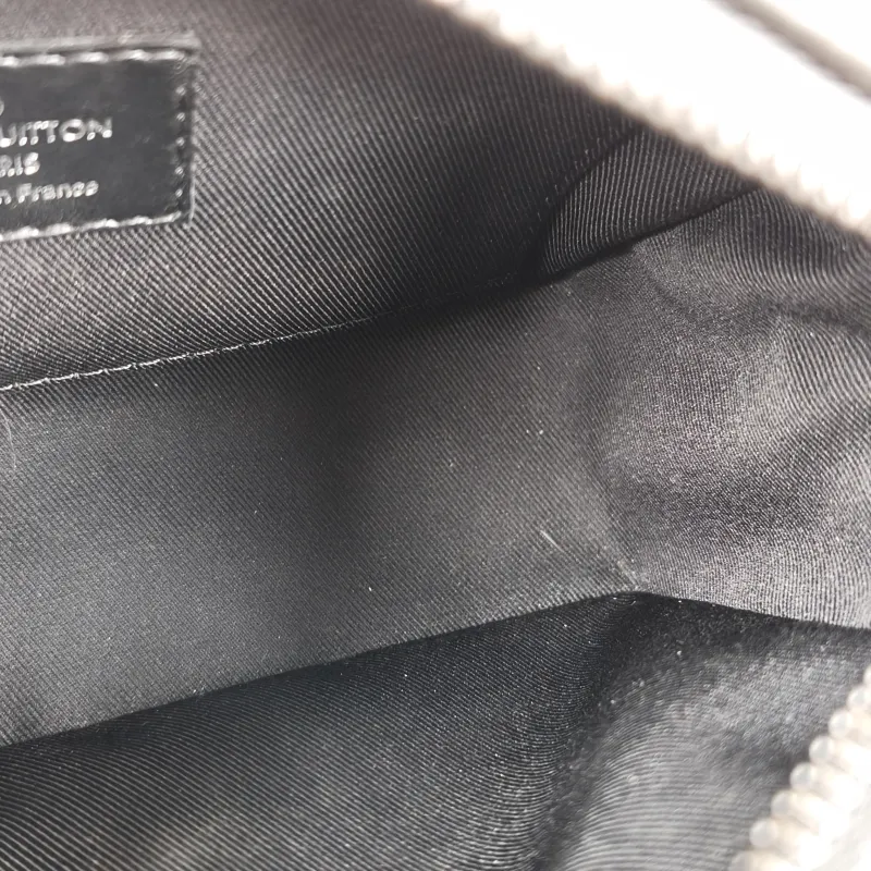Louis Vuitton Crossbody Bag SOFT TRUNK Box PV Cmini18.5 × 8 × 13 cm — detail view 2 of 11