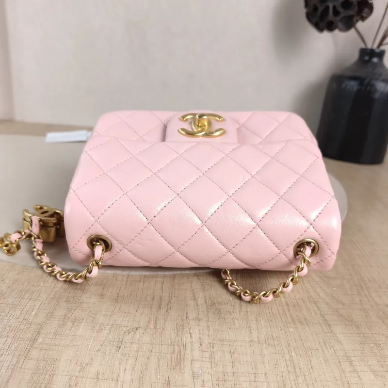 Chanel Crossbody Bag 25b c Pink Lambskin Mini 17 × 8 × 13.5 cm — detail view 5 of 12
