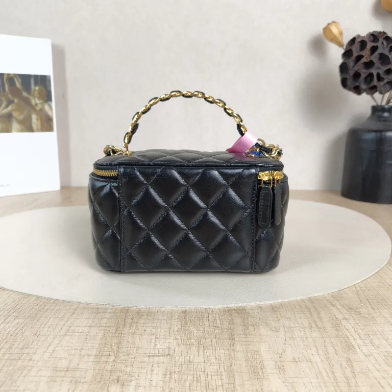 Chanel Crossbody Bag Edition Black Lambskinmini16 × 8 × 9.5 cm — cover view 3 of 5