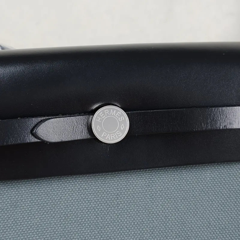 Hermès Crossbody Bag Herbag Zip 20 Calfskin，Canvas Mini 20.5 × 7 × 16.5 cm K — detail view 11 of 14