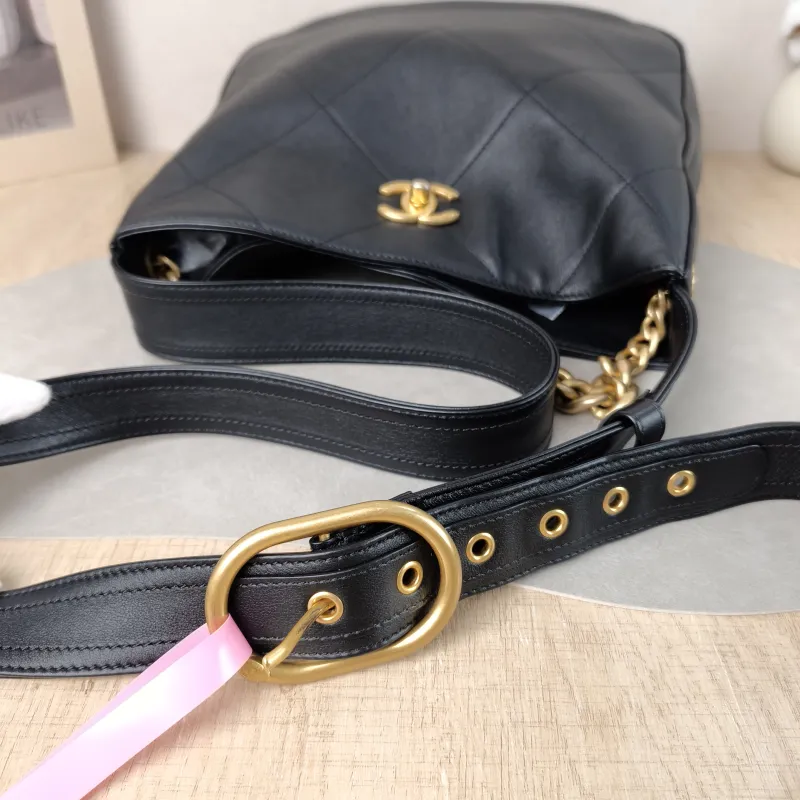 Chanel Shoulder Bag hobo Black Calfskin One Size 27 × 7 × 27 cm — detail view 8 of 10