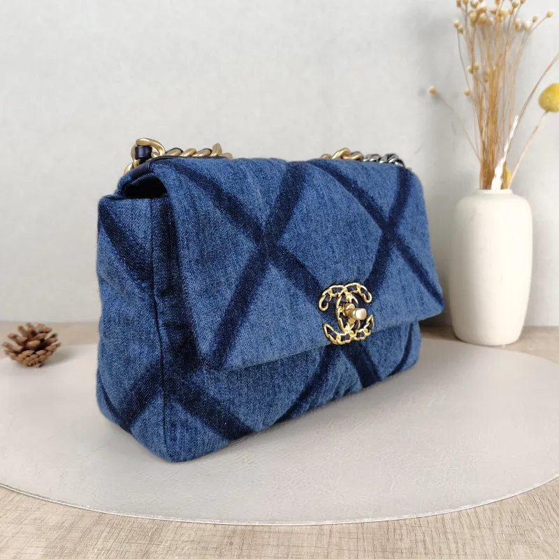 Chanel Crossbody Bag 19Bag Blue Small 26 × 9 × 16 cm — cover view 5 of 6