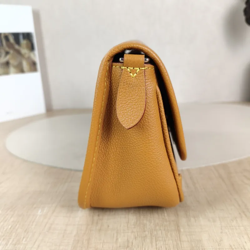 Louis Vuitton Shoulder Bag BUCI Epi Embossed Calfskin One Size 24.5 × 9 × 15.5 cm — detail view 11 of 12