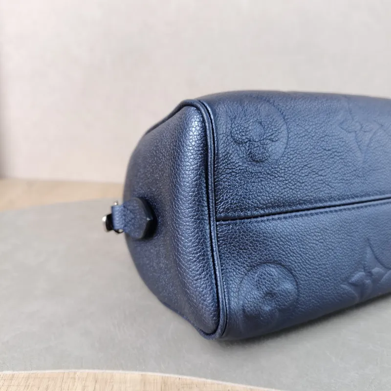 Louis Vuitton Crossbody Bag Speedy20 Empreinte Embossed Calfskin Small 20.5 × 12 × 13.5 cm — detail view 10 of 12