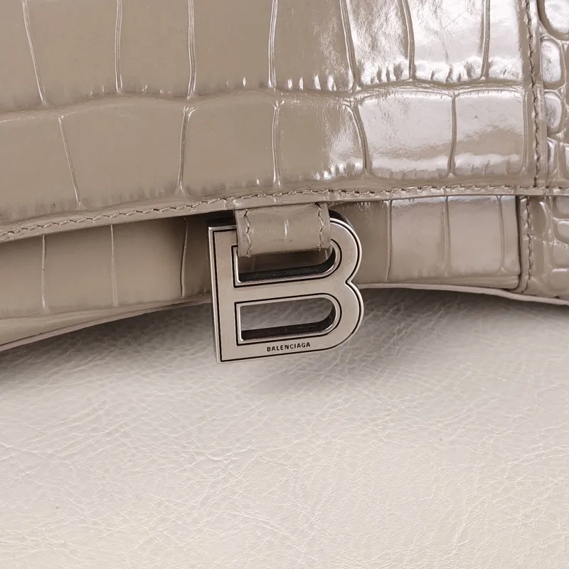 BALENCIAGA Crossbody Bag Hourglass Hourglass Bag Calfskin Small 23 × 10 × 14 cm — detail view 3 of 12
