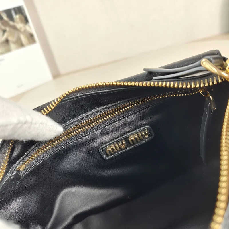 Miumiu Shoulder Bag Pocket Black SL ambskin Small 21 × 6 × 12 cm — detail view 4 of 10