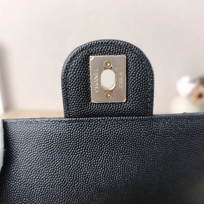 Chanel Crossbody Bag Edition Black Grained Calfskin 18 × 6 × 13.5 cm Microchip Edition — detail view 5 of 14