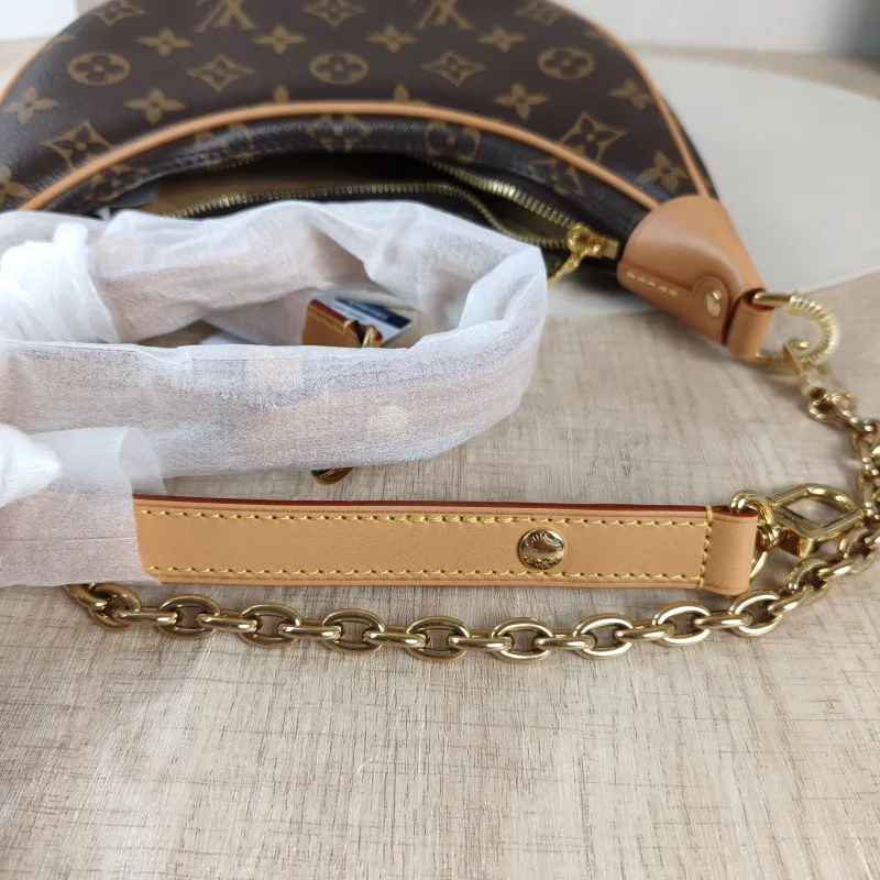 Louis Vuitton Crossbody Bag Loop Monogram PVC Small 23 × 6 × 13 cm — detail view 7 of 10