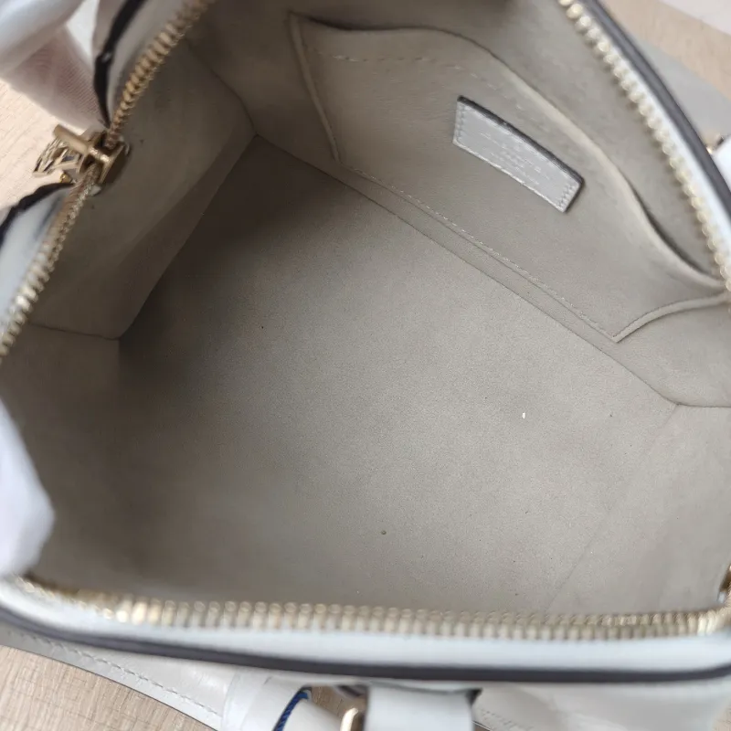Louis Vuitton Crossbody Bag Speedy20 White Calfskin One Size 20.5 × 12 × 13.5 cm — detail view 11 of 12