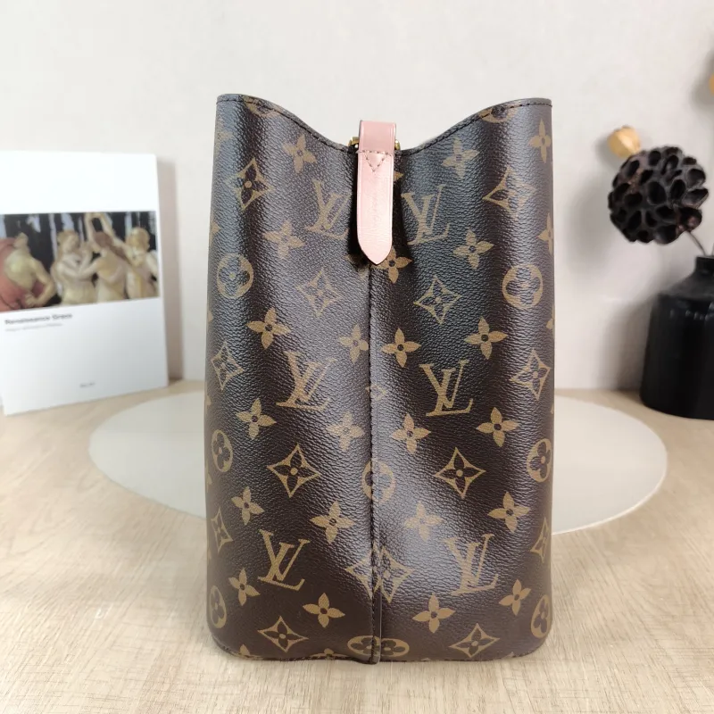 Louis Vuitton Shoulder Bag NÉONOÉ Bucket Bag PVC Medium 26 × 17.5 × 26 cm — detail view 1 of 10
