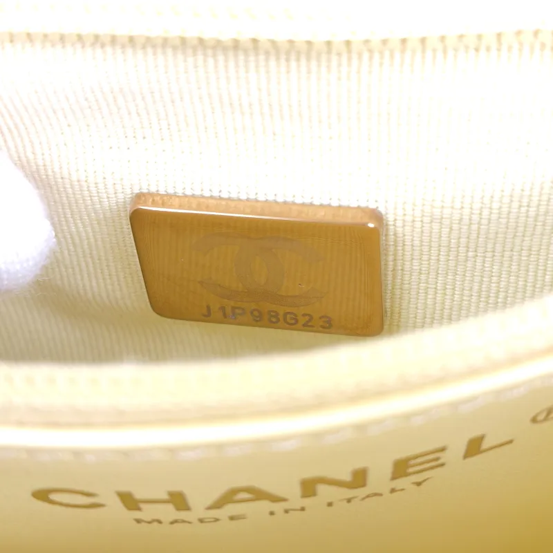 Chanel Crossbody Bag Kelly Yellow Waxed Leather Mini 19 × 7 × 13 cm — detail view 9 of 12