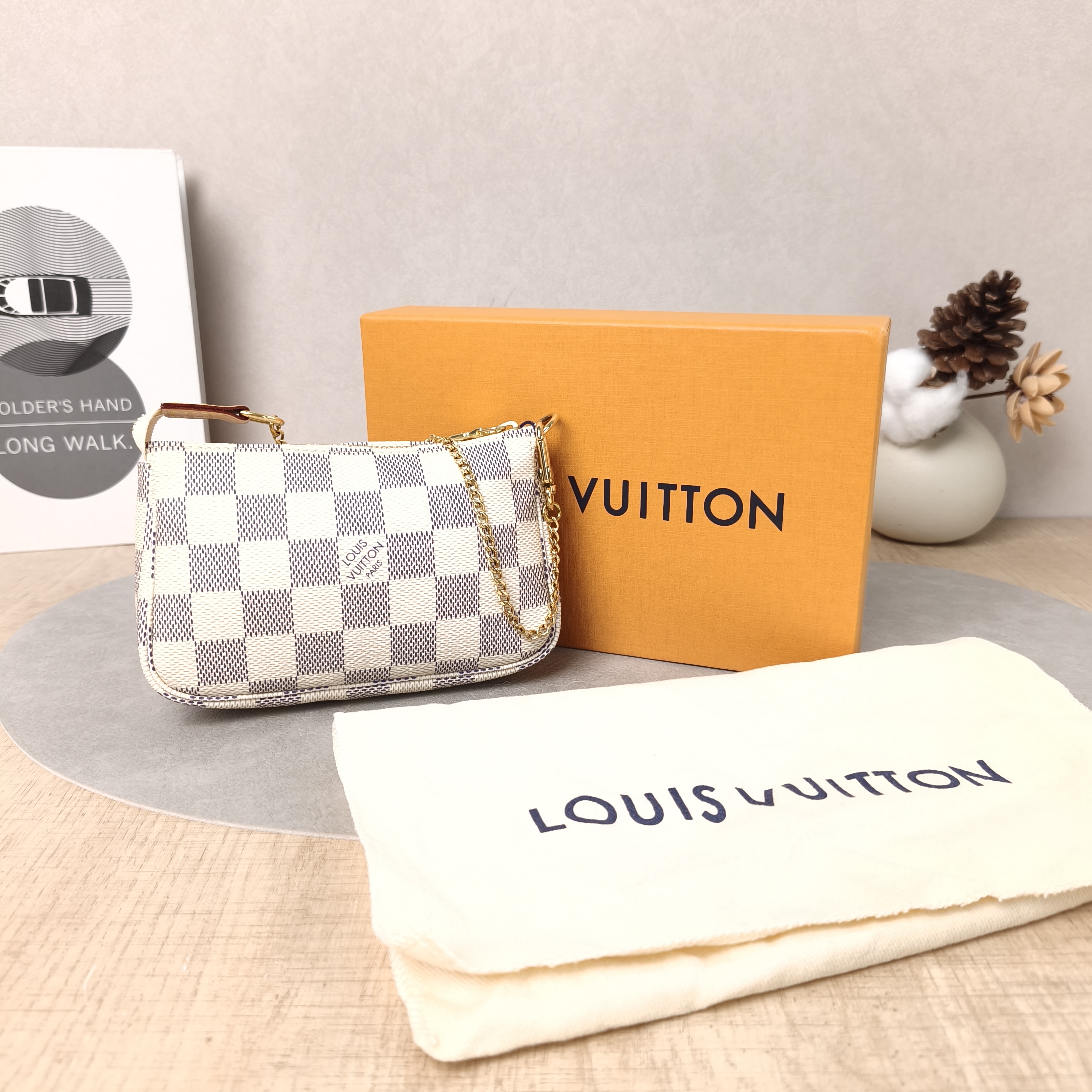 Louis Vuitton Clutch Mini Pochette Accessoires PV Cmini15.5 × 4 × 10.5 cm — cover view 3 of 6