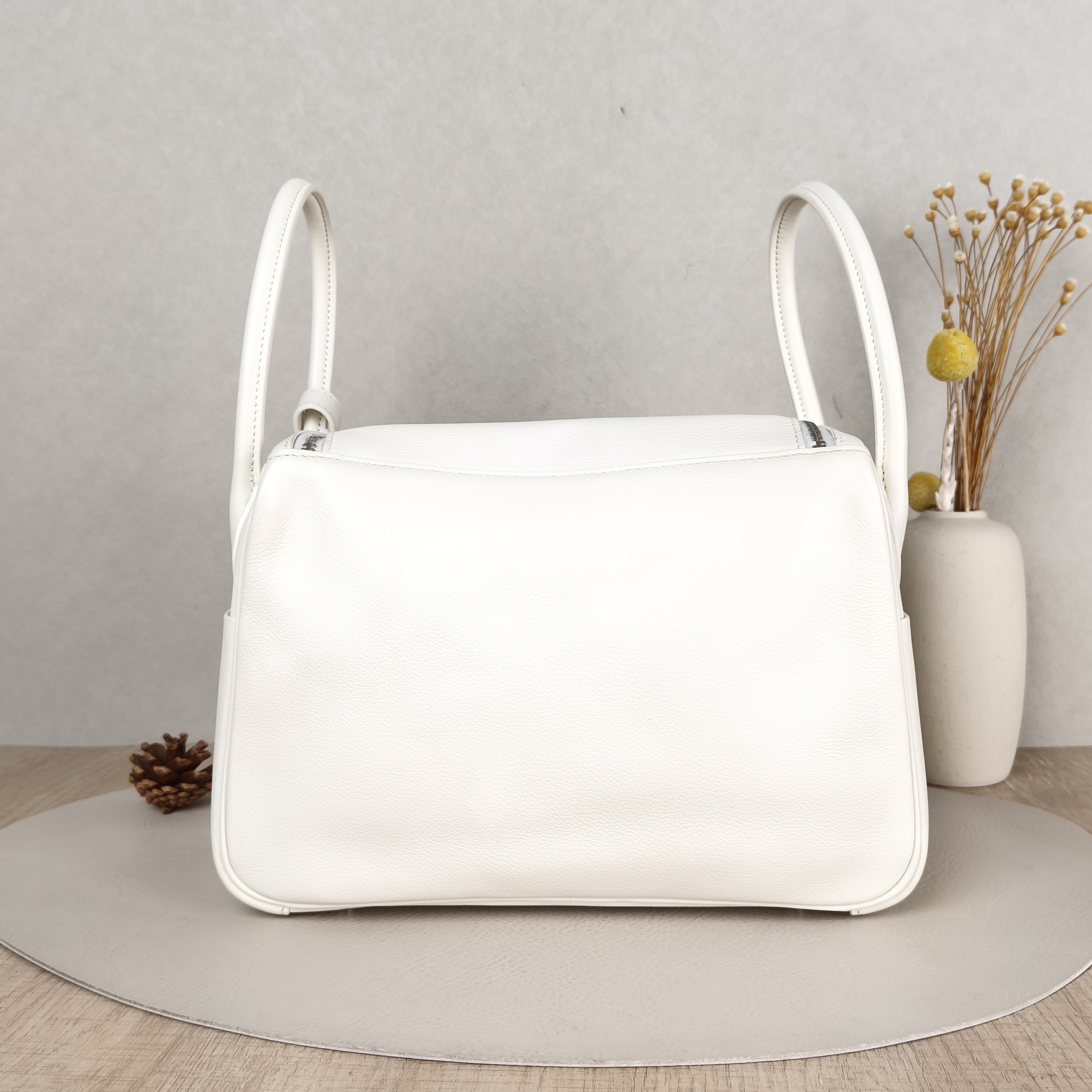 Hermès Crossbody Bag Lindy 2601White Evercolor Calfskin Small26 × 12 × 18 cm — cover view 5 of 6