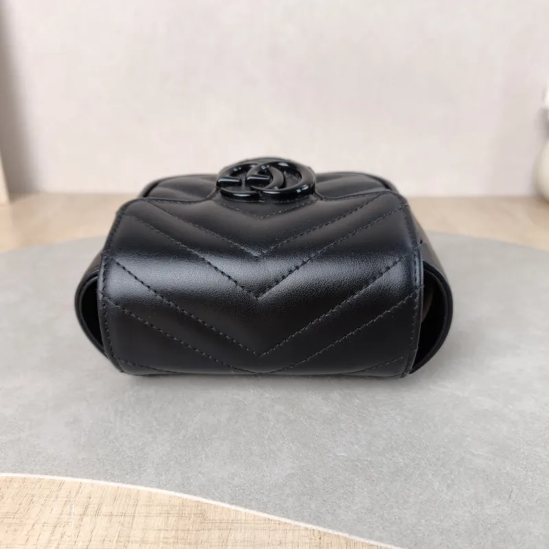 GUCCI Crossbody Bag GG Marmont Marmont Black Calfskin Mini 12 × 7 × 12.5 cm — detail view 1 of 11