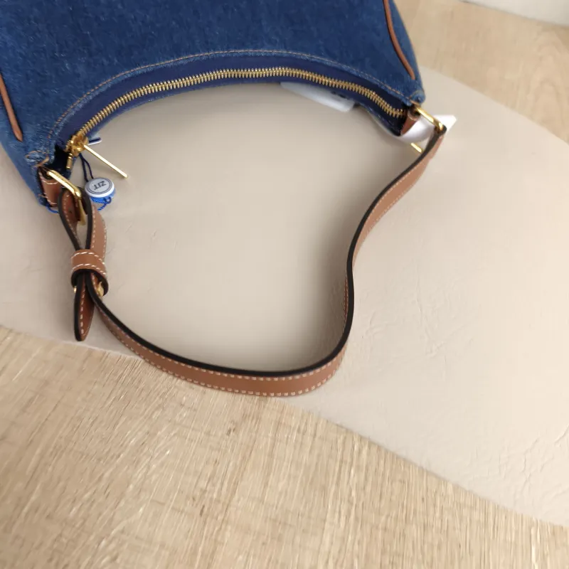 CELINE Shoulder Bag AVA Blue 24.5 × 7 × 16 cm — detail view 4 of 11
