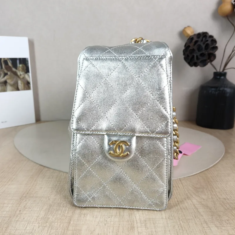 Chanel Shoulder Bag 25Bag Silver Grained Calfskin Small 26 × 14 × 30 cm — detail view 1 of 10