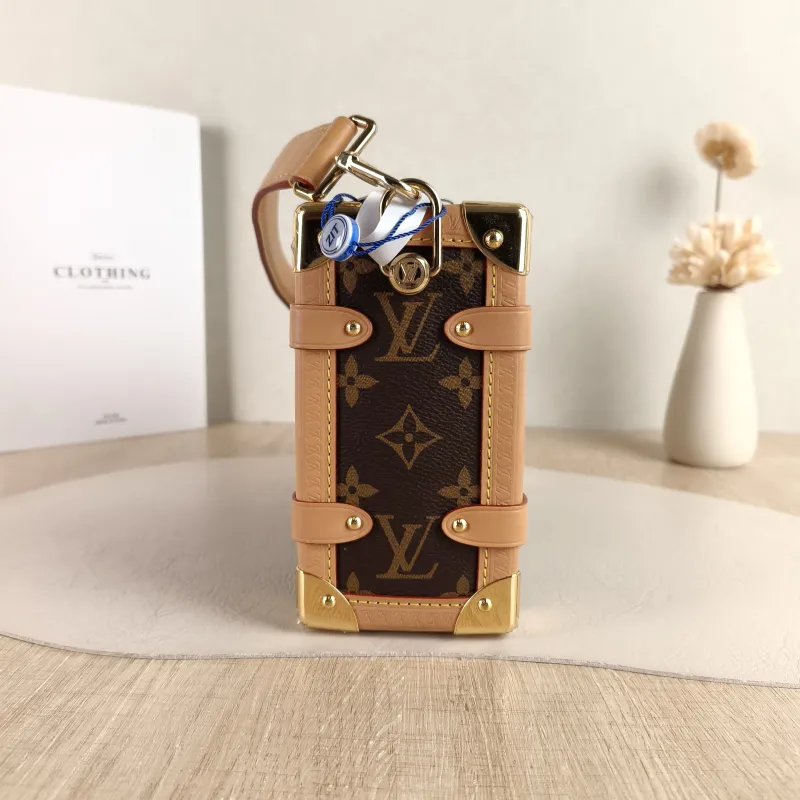 Louis Vuitton Crossbody Bag Side Trunk Box Monogram PVC Medium 23.5 × 8.5 × 16 cm — detail view 5 of 10