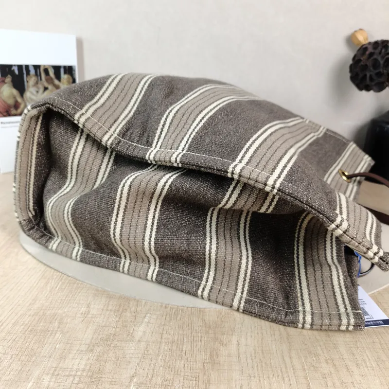 CELINE Shoulder Bag Tote Bag 43.5 × 16 × 36 cm — detail view 3 of 10