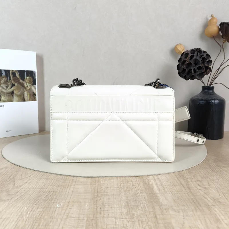 DIOR Crossbody Bag30Montaigne White Lambskin One Size25 × 8 × 15 cm — cover view 6 of 6