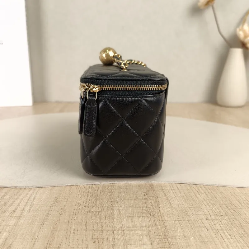 Chanel Crossbody Bag Edition Black Lambskin One Size17 × 8 × 9.5 cm — detail view 7 of 13