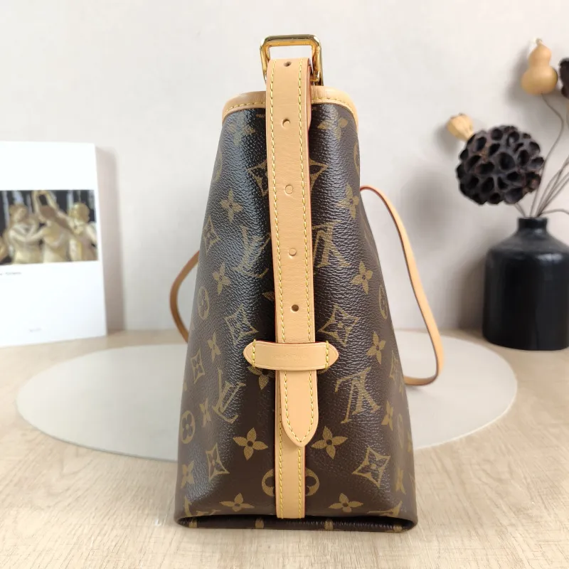 Louis Vuitton Crossbody Bag Carryall Monogram PVC Small 29 × 12 × 24 cm — detail view 6 of 13