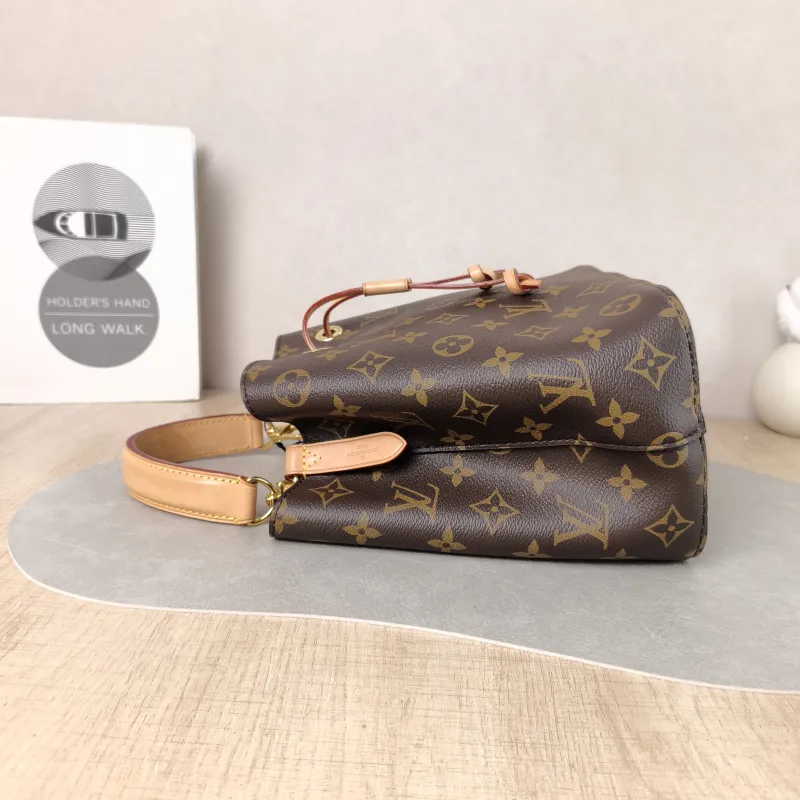 Louis Vuitton Crossbody Bag NÉONOÉ Bucket Bag BB Monogram PVC BB 20 × 13 × 20 cm — detail view 7 of 13