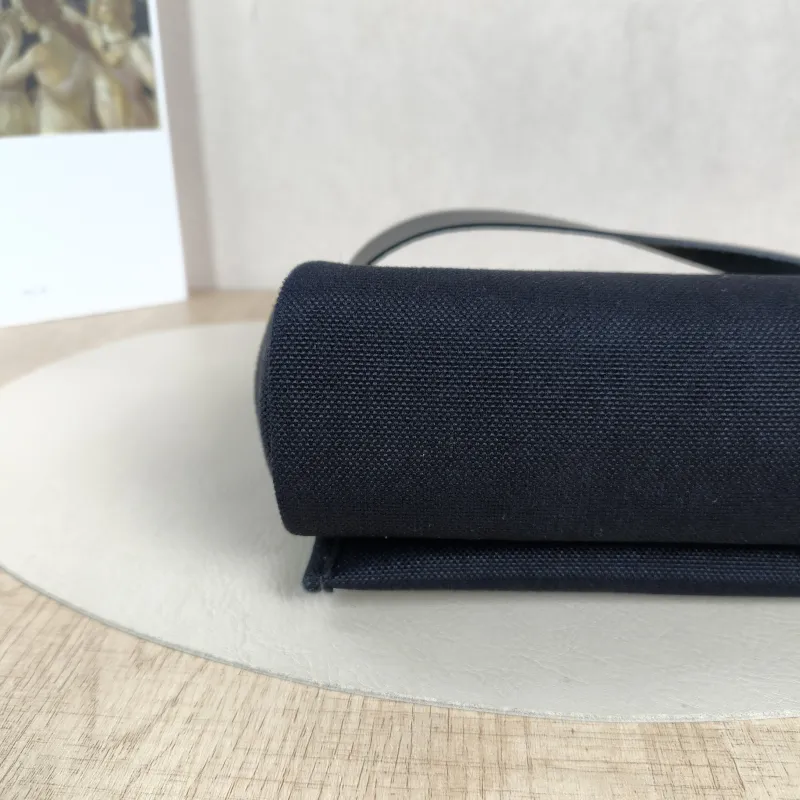 Hermès Crossbody Bag Herbag Zip 2089Black Calfskin，Canvasmini20.5 × 7 × 16.5 cm — detail view 9 of 13