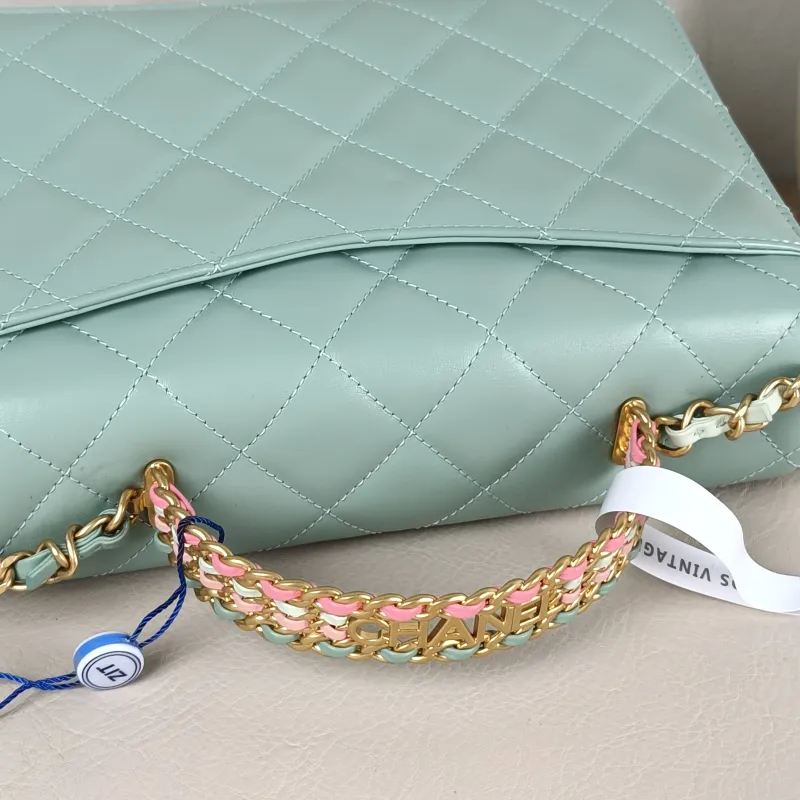 Chanel Crossbody Bag Green Calfskin One Size 22 × 7 × 16 cm — detail view 6 of 14