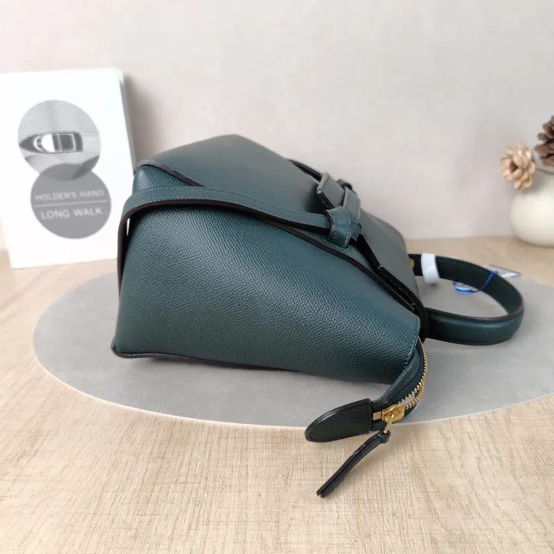 CELINE Shoulder Bag Belt Micro Green Calfskin Medium24 × 13 × 20 cm — detail view 13 of 14