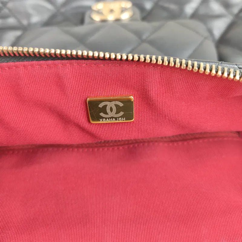 Chanel Shoulder Bag hobo Black Lambskin One Size 27.5 × 10 × 22 cm — detail view 9 of 13