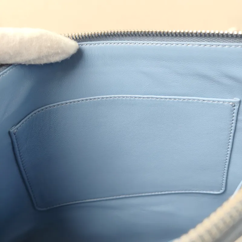 PRADA Clutch Clutch Blue Calfskin 30*19 — detail view 2 of 12