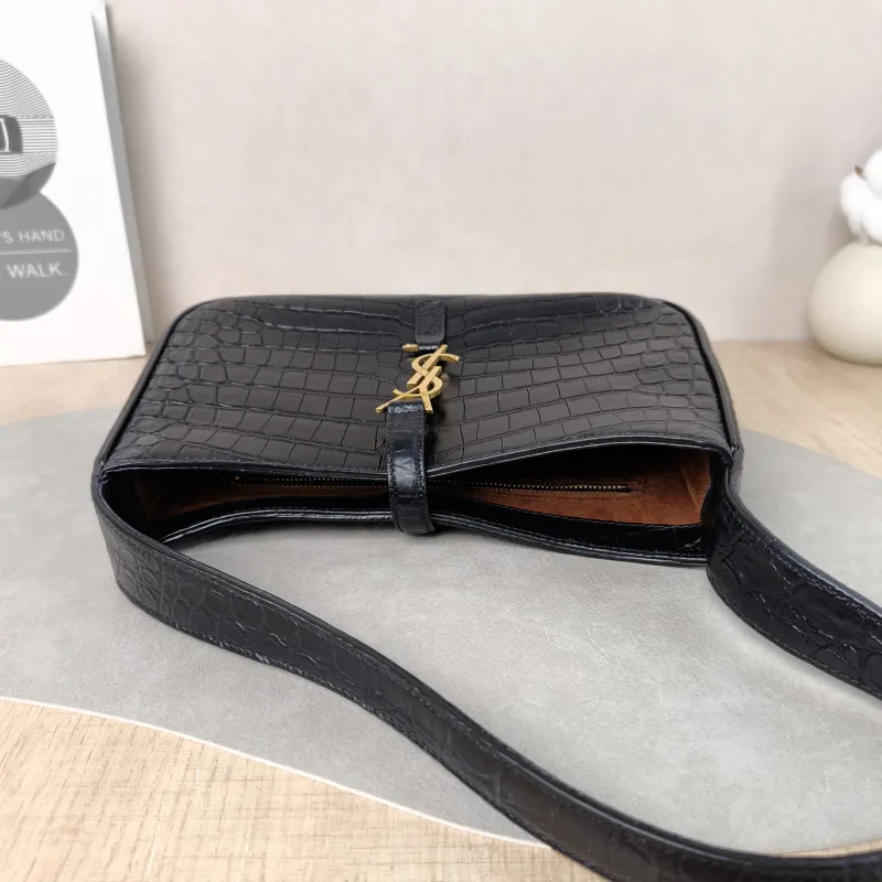SAINT LAURENT Shoulder Bag LE 5 À 7 Black Calfskin Small23 × 6.5 × 16 cm — detail view 8 of 11