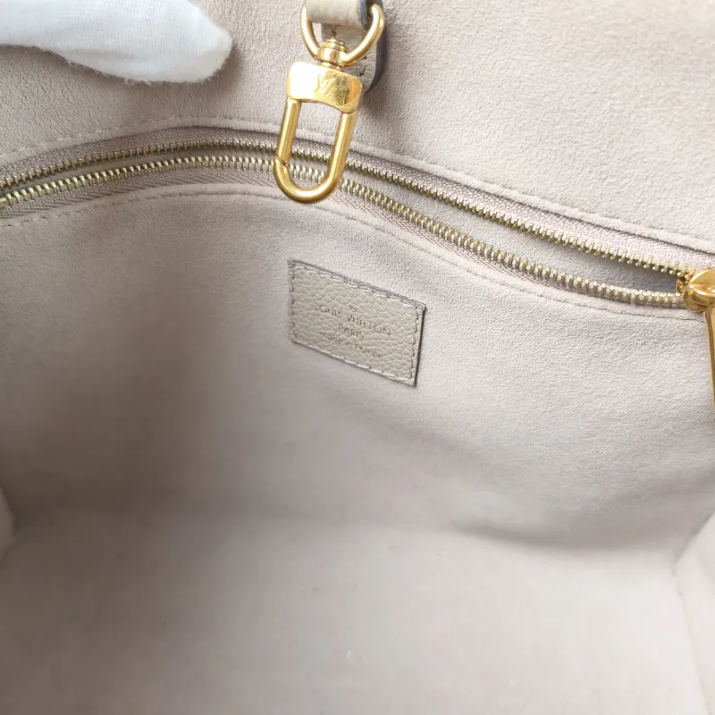 Louis Vuitton Shoulder Bag Onthego · White Empreinte Embossed Calfskin Monogram Small25 × 11.5 × 19 cm — detail view 2 of 13