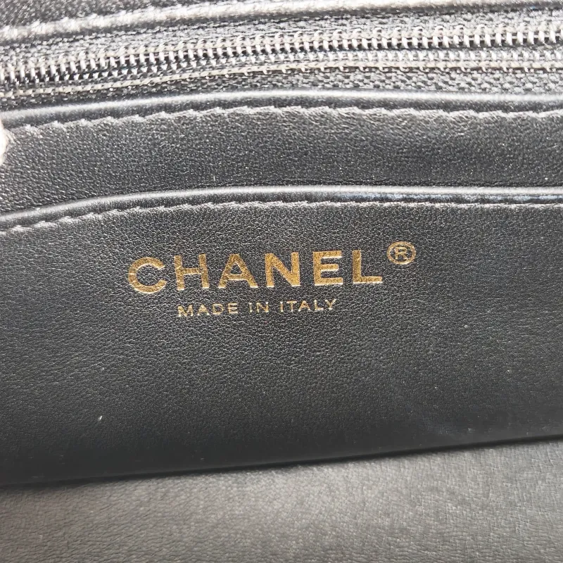 Chanel Crossbody Bagcf mini Crossbody Bag Black Lambskinmini18 × 5 × 11 cm — detail view 6 of 13