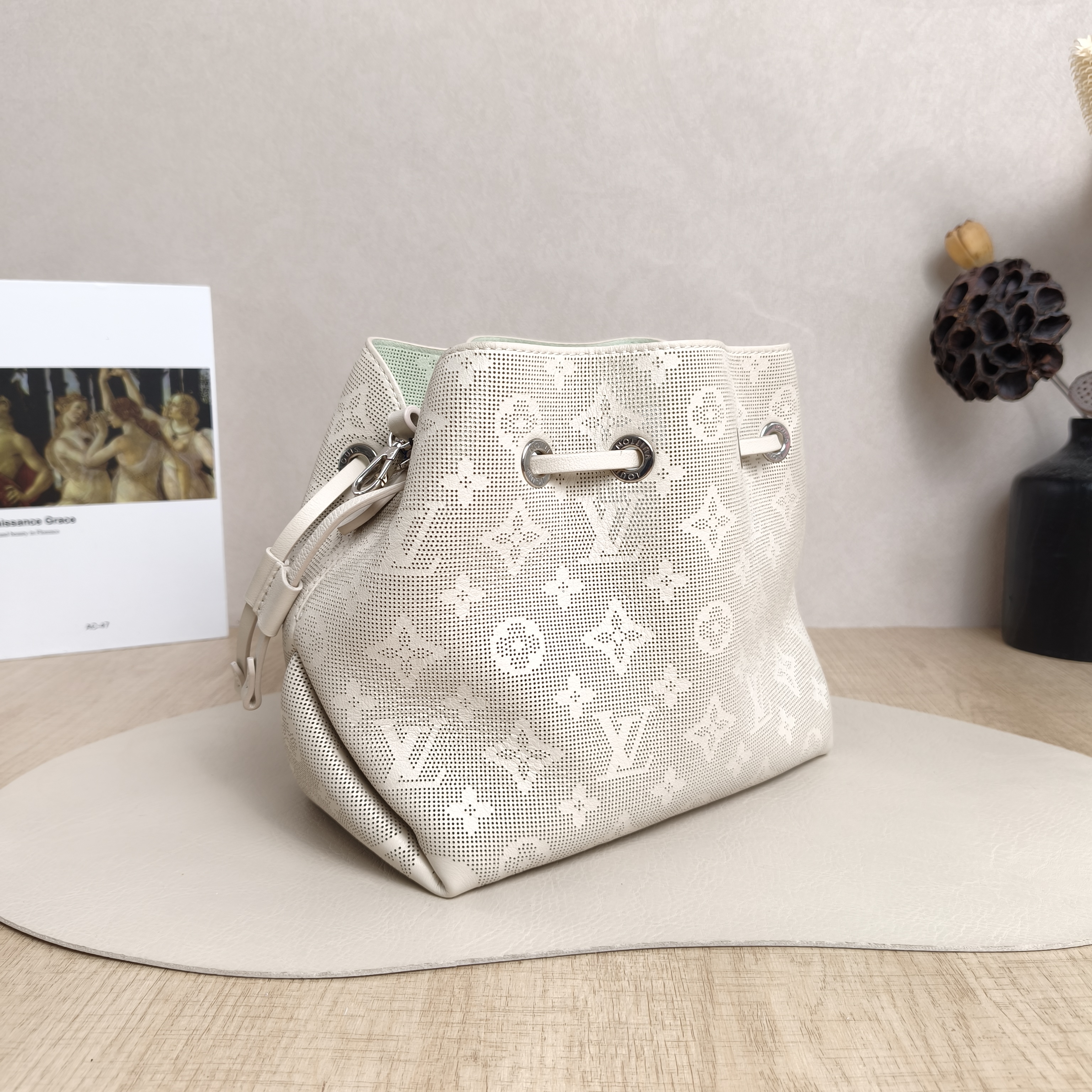 Louis Vuitton Crossbody Bag BELLA Grey Calfskin 22 × 14 × 19 cm — cover view 5 of 6