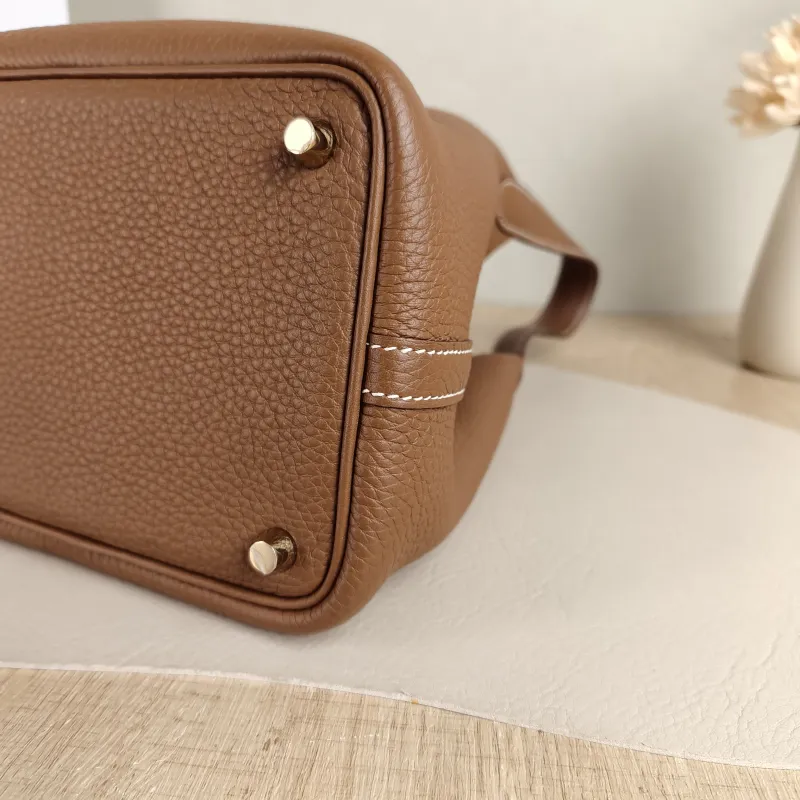 Hermès Top Handle Bag Picotin Lock 18 18 TC Calfskin Small 18 × 13 × 19 cm B — detail view 5 of 10