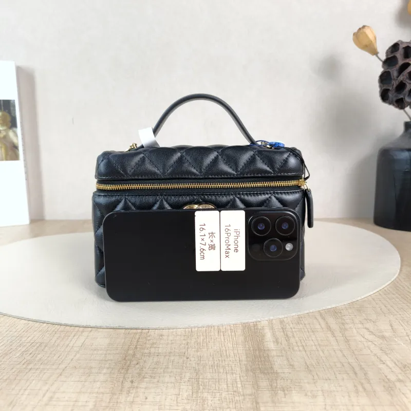Chanel Crossbody Bag lp Box Bag Black Lambskin One Size19.5 × 5 × 17 cm — cover view 4 of 6