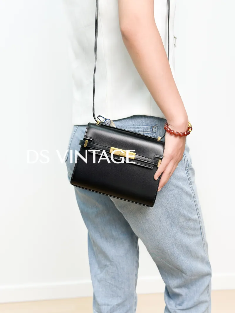 SAINT LAURENT Crossbody Bag MANHATTAN Black Calfskin Mini 19 × 14 × 4 cm — on-model view 3 of 3